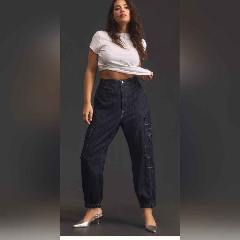 PILCRO Seamed Sport Low-Rise Cargo Jeans